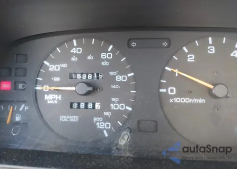 1996 Nissan Altima Xe/Gxe/Se/Gle z USA, uszkodzony, nr VIN 1N4BU31D5TC138562